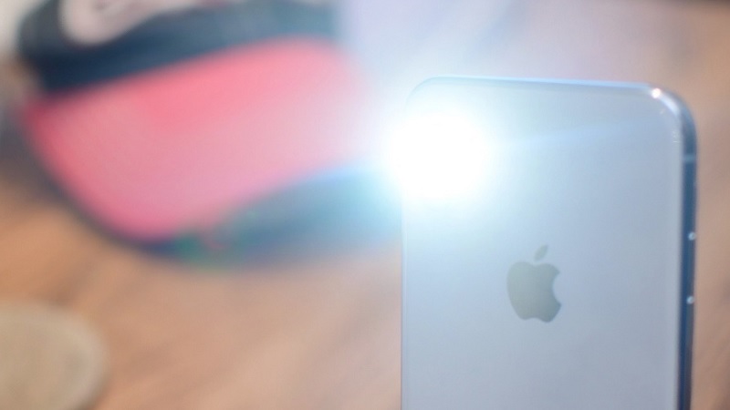 Sử dụng đèn pin iPhone có ảnh hưởng đến tuổi thọ thiết bị?