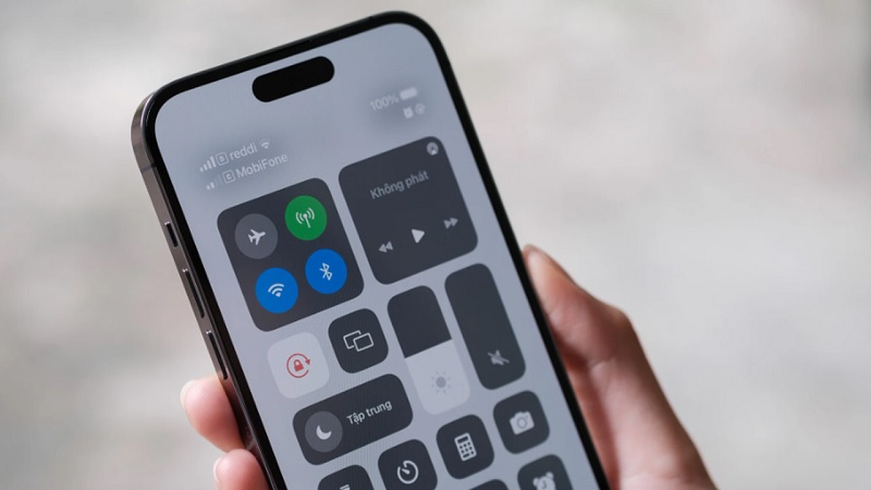 Tại sao nên tắt chế độ tự động điều chỉnh độ sáng?