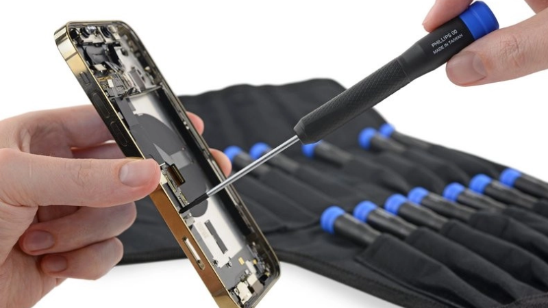 sửa nút nguồn iPhone