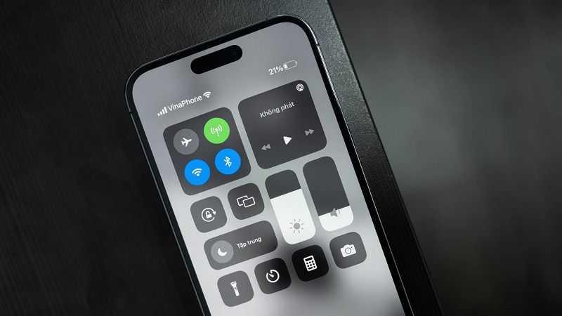 Câu hỏi thường gặp về iPhone tự giảm độ sáng màn hình